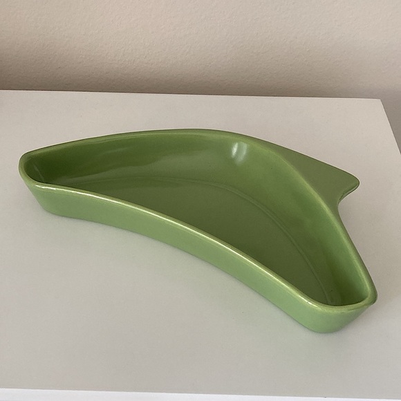 Serving Dish Boomerang with Handle Avocado like Green - Picture 5 of 10